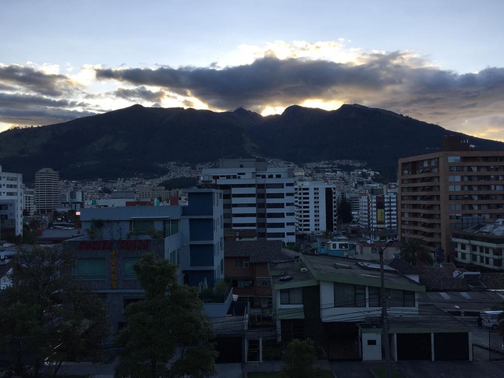 El Hostelito Quito Luaran gambar